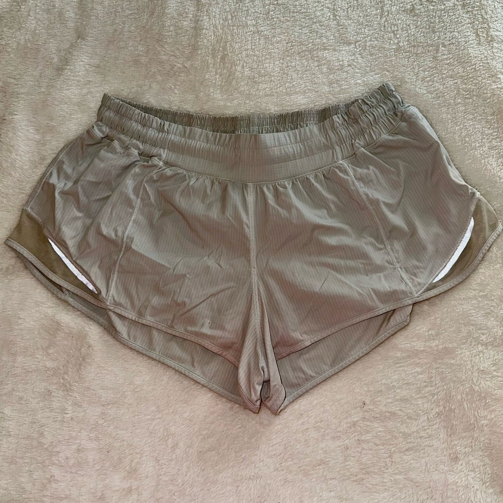Lululemon Hotty Hot Shorts - Picture 1 of 6